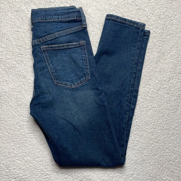Old Navy Denim Jeans Dark Wash Original Taper Built in Flex Size 14 - Picture 6 of 8